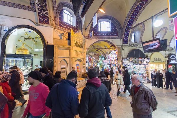 Istanbul, Turcja - 27 listopada 2014: Mall Grand Bazaar (Kapal? samochody?) w Stambule, Turcja — Zdjęcie stockowe