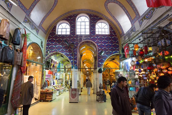 Estambul, Turquía - 27 de noviembre de 2014: Mall Grand Bazaar (Kapaljalá carsjalá) en Estambul, Turquía —  Fotos de Stock