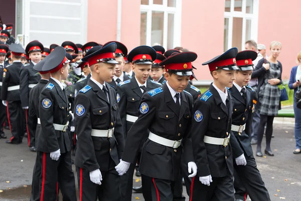 Moskva, Rusko - 1 září 2015: Přehlídka na 1 září v prvním Moskva Cadet Corps — Stock fotografie