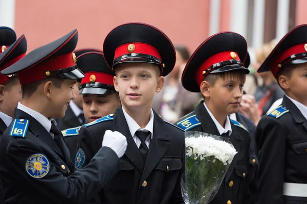 Moscou, Rússia - 1 de setembro de 2015: Desfile no dia 1 de setembro no Primeiro Corpo de Cadetes de Moscou — Fotografia de Stock
