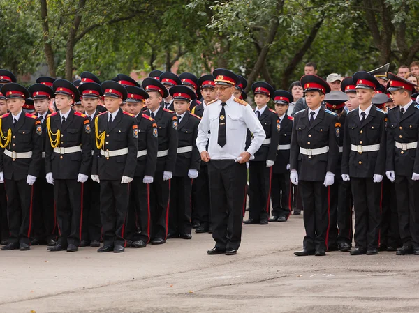 Moskva, Rusko - 1 září 2015: Přehlídka na 1 září v prvním Moskva Cadet Corps — Stock fotografie