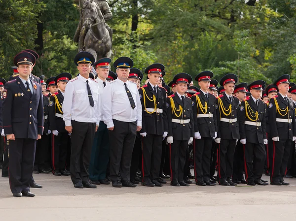 Moscú, Rusia - 1 de septiembre de 2015: Desfile el 1 de septiembre en el Primer Cuerpo de Cadetes de Moscú —  Fotos de Stock