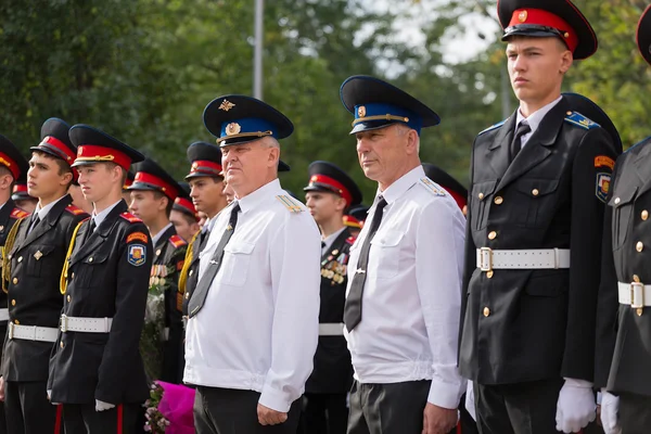 Moscou, Rússia - 1 de setembro de 2015: Desfile no dia 1 de setembro no Primeiro Corpo de Cadetes de Moscou — Fotografia de Stock