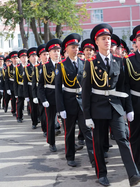 9 월 1 일 첫 번째 모스크바 사관 학교 생도 군단에 모스크바, 러시아-2015 년 9 월 1 일: 퍼레이드 — 스톡 사진