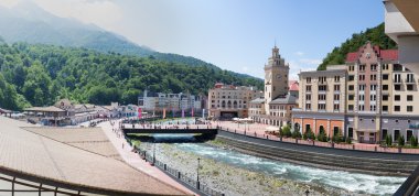 21 Temmuz - Sochi, Rusya Federasyonu: dağ manzara gün Krasnaya Polyana Rosa Khutor yaz