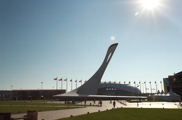 23、7 月 - ソチ、ロシア:「火の鳥の彫刻の形でオリンピック公園の噴水" — ストック写真