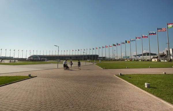 23, juli - Sotsji, Rusland: het centrale plein van het Olympisch Park — Stockfoto