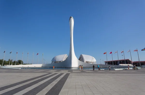 23、7 月 - ソチ、ロシア:「火の鳥の彫刻の形でオリンピック公園の噴水" — ストック写真