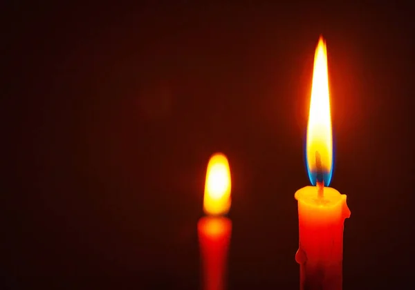 Kerze Dunkeln Entzündet Kerzenflamme Der Nacht Lichtdesign Für Den Hintergrund — Stockfoto