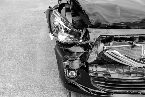 Концепція Чорно Білого Зображення Автокатастрофа Вулиці Пошкоджені Автомобілі Після Зіткнення — стокове фото