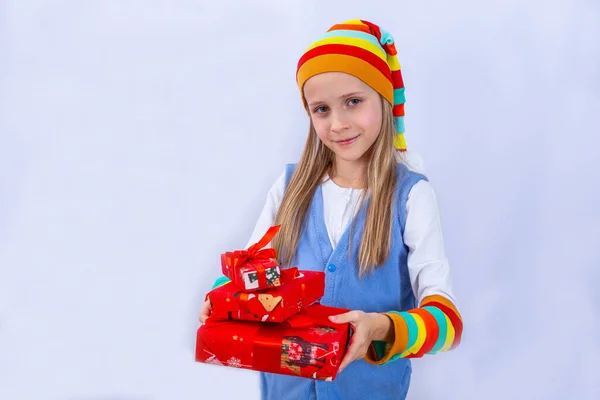 Fille Caucasienne Aux Cheveux Blancs Aux Yeux Gris Dans Costume — Photo