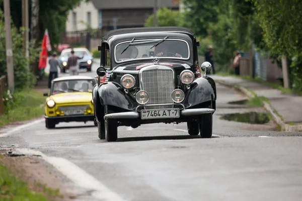Minsk, Belarus, 11.06.2017. Siyah MercedesBenz170DS koleksiyonu.