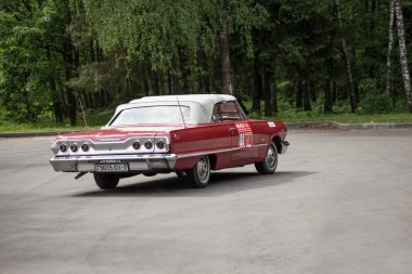 Minsk, Belarus, 11.06.2017. 1963 Chevrolet Impala üstü açık SS.