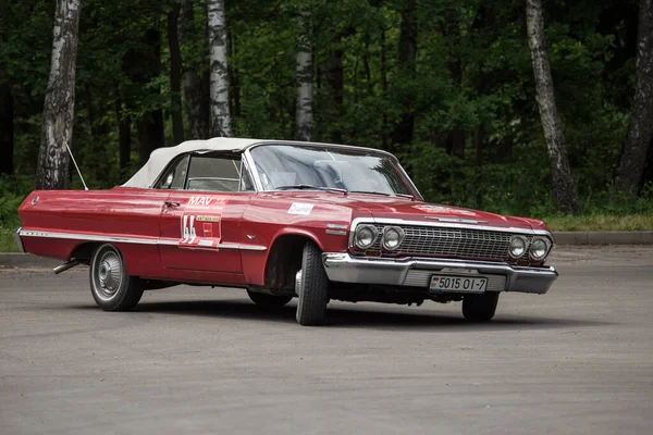 Minsk Vitryssland 2017 1963 Chevrolet Impala Cabriolet — Stockfoto