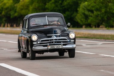 Minsk, Belarus, 11.07.2015. Hükümet görevlileri için Sovyet arabası ZIM, GAZ12 