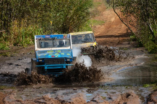 Lepel Vitryssland 2010 Offroad Bil Dålig Väg — Stockfoto