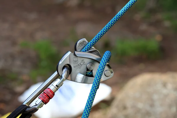 Dispositivo de bajada de escalada, grigri — Foto de Stock