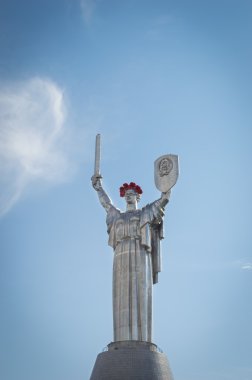 Kiev vatan heykeli