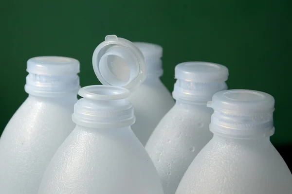 Vit plastflaskor — Stockfoto