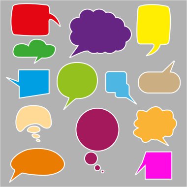 Renkli konuşma baloncukları, konuşma baloncukları. Tartışma balonları, çizim balonu seti, karalama sohbet balonları ya da beyaz arka planda izole edilmiş düşünce etiketi elemanları. Vektör illüstrasyonu