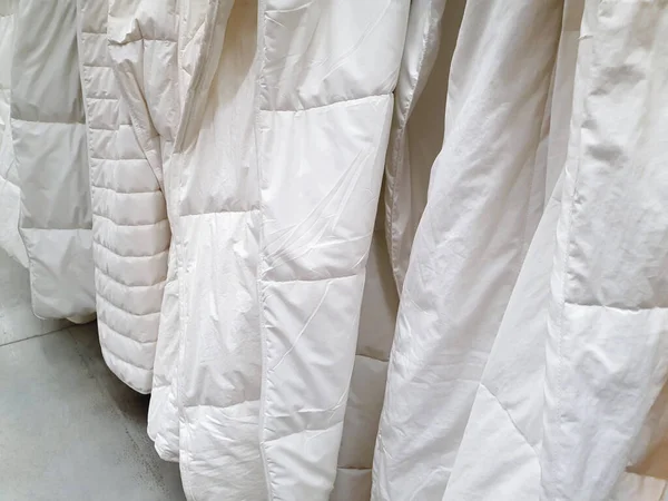 Duvets Blancs Doux Beaucoup — Photo