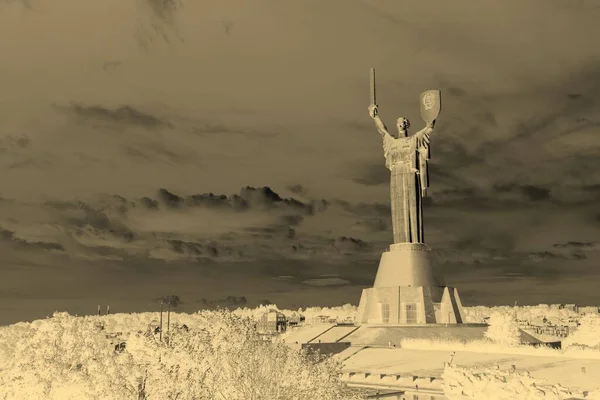 Berömda Motherland Monument Kiev Ukraina — Stockfoto