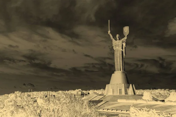 Berömda Motherland Monument Kiev Ukraina — Stockfoto