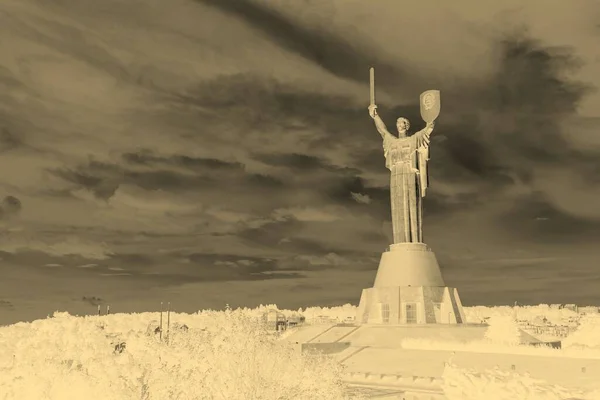 Berömda Motherland Monument Kiev Ukraina — Stockfoto