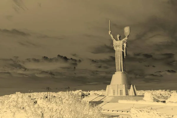 Berömda Motherland Monument Kiev Ukraina — Stockfoto