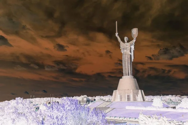 Berömda Motherland Monument Kiev Ukraina — Stockfoto