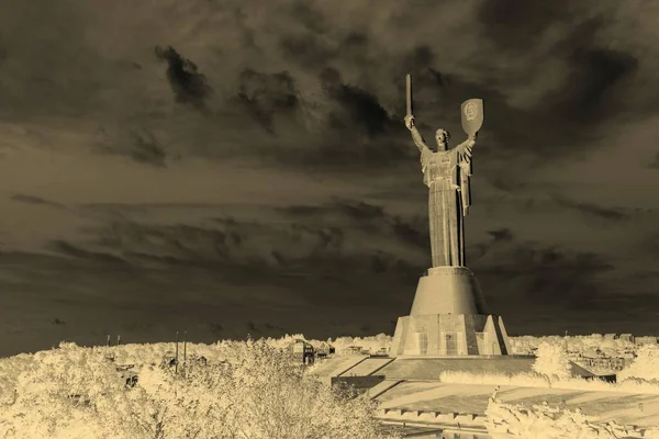 Berömda Motherland Monument Kiev Ukraina — Stockfoto