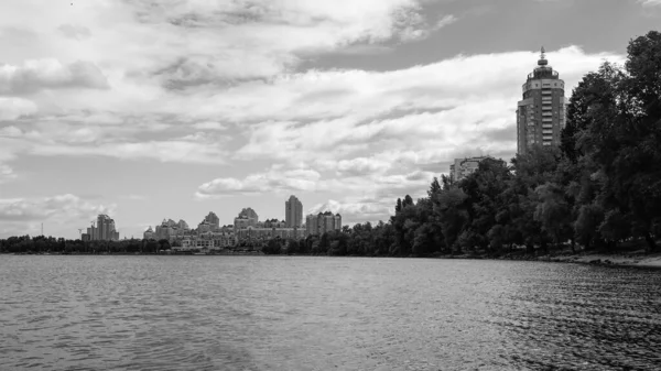 Scenic View Calm River Buildings Trees Cloudy Sky Background Nature — Stock Photo, Image