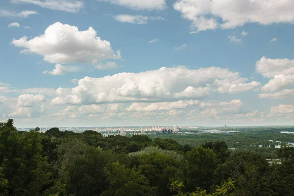 bir dağın tepesinden göster