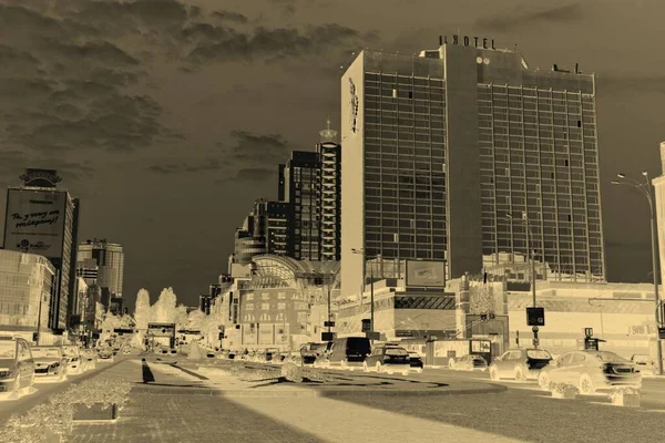  Kiev 'in sokaklarının, binalarının ve mimarisinin olumsuz imajı