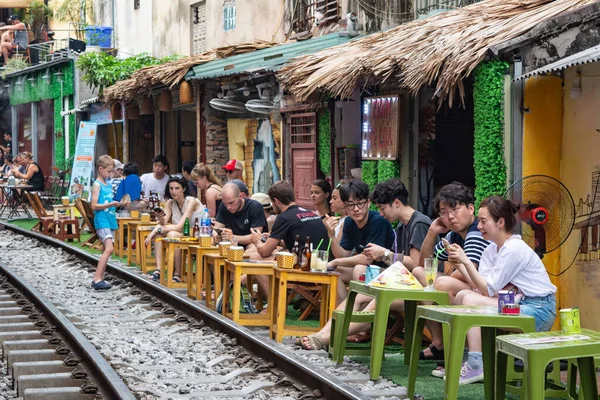 Ханой Вьетнам Июня 2019 Года Hanoi Street Train Место Старом — стоковое фото