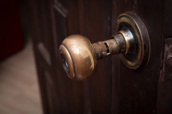 broken door knob