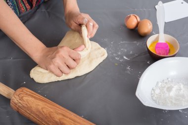 Erkek fırın hamur eller 