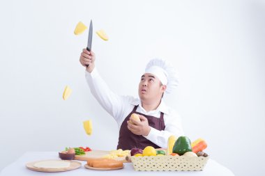 Şef kesme taze sebze havada