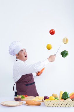 Şef kesme taze sebze havada