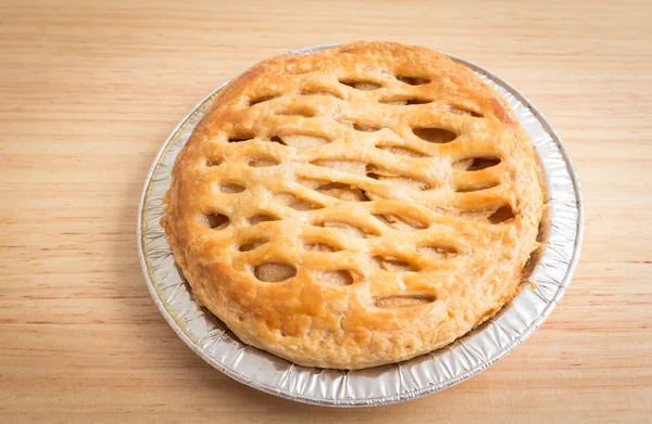 ahşap tahta üzerinde Apple pie