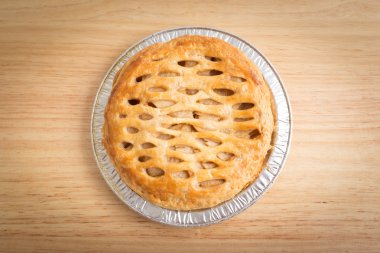 ahşap tahta üzerinde Apple pie