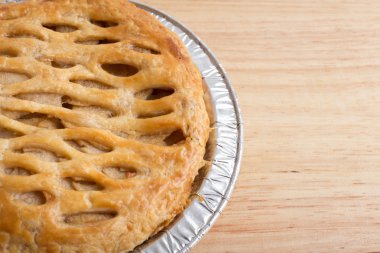 ahşap tahta üzerinde Apple pie