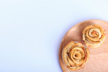 Mini elma gül börek