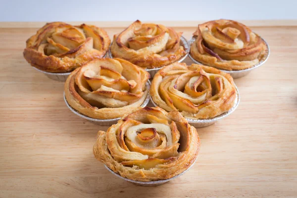 Mini apple rose pies