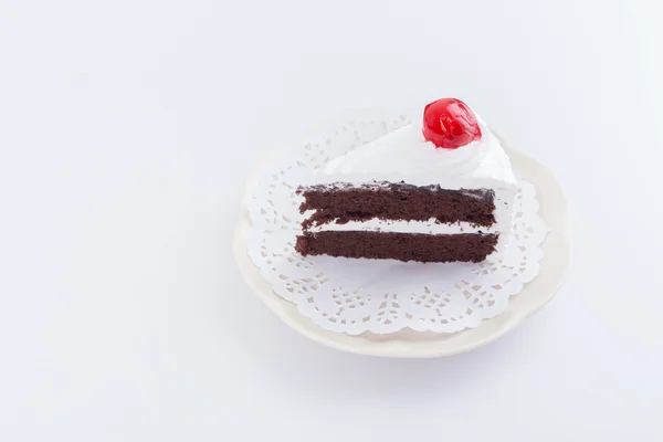 Schokoladenkuchen auf weißem Hintergrund — Stockfoto