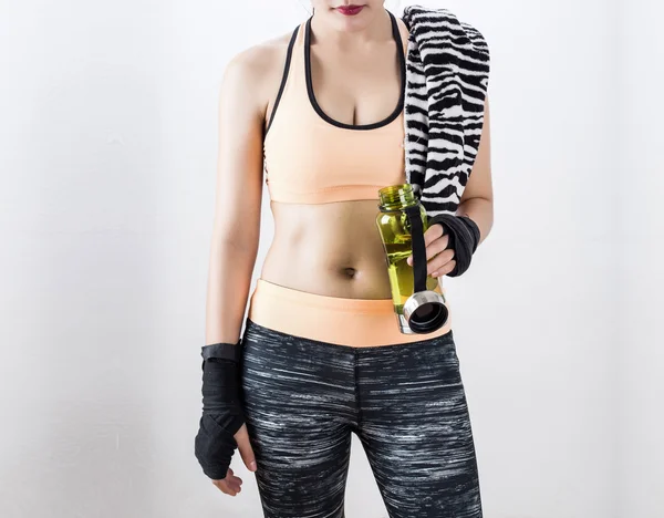 Boxeo mujer celebración botella de agua — Foto de Stock