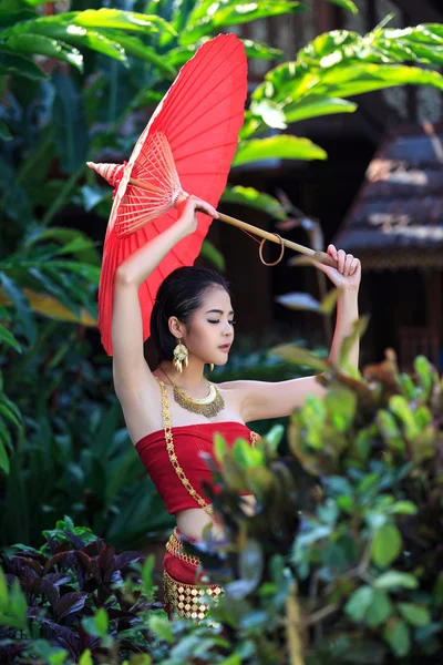Thai nő hagyományos jelmezben — Stock Fotó