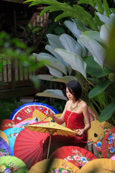 Tajska kobieta w tradycyjnym stroju — Zdjęcie stockowe