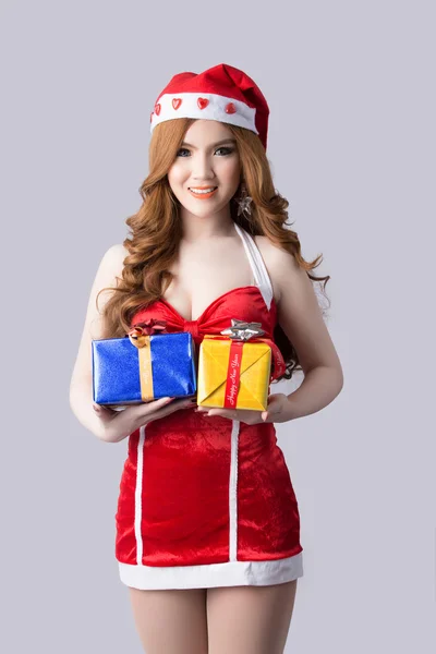 Mulher bonita em roupas de Papai Noel — Fotografia de Stock