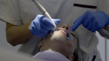 Diş sağlığı kliniğinde düzeltme